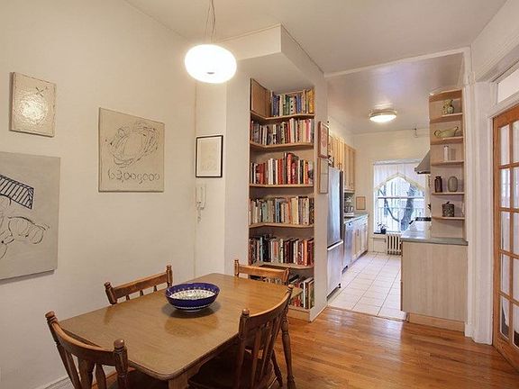 4th image of 106 Waverly Pl APT 2