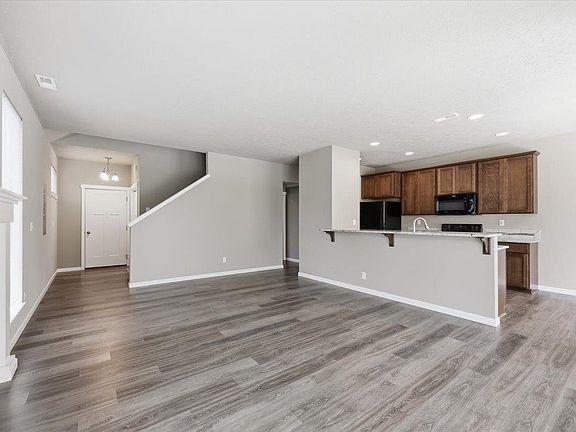5th image of 8504 N Summerhill Ln