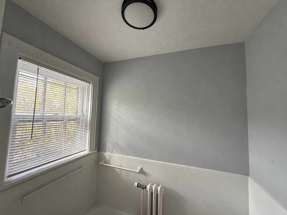 2nd image of 500 Main St APT 13