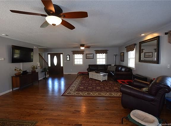 5th image of 108 Wyatt Andrew Dr