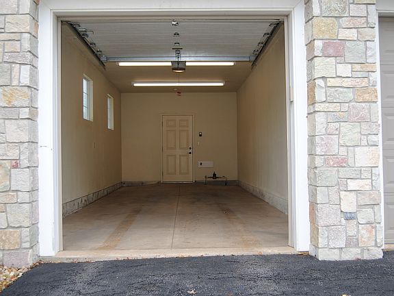 3rd image of 912 W Loire Ct #102