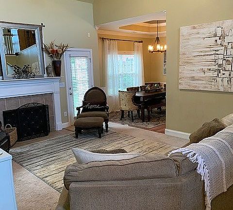 5th image of 301 Thorn Berry Ct