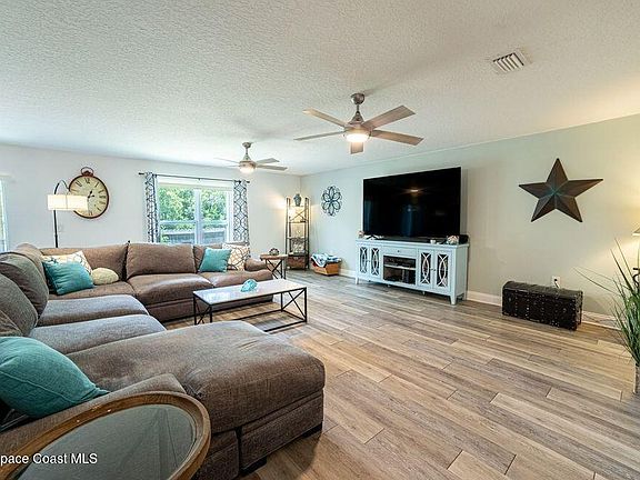 4th image of 514 L M Davey Ln