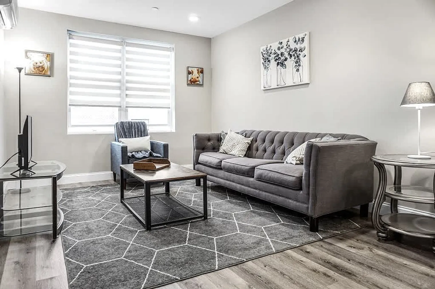 1 bed, 1.0 bath, 678 sqft, $3,994 — Photo 1