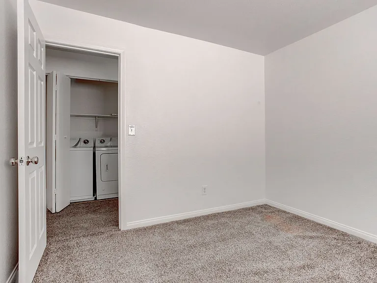 1195 Sweet Orange St — Photo 26