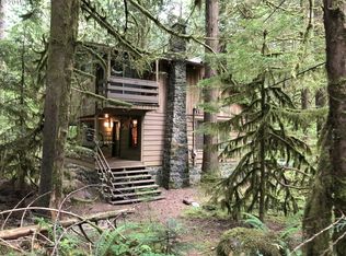 27068 E Road 14, Rhododendron, OR 97049