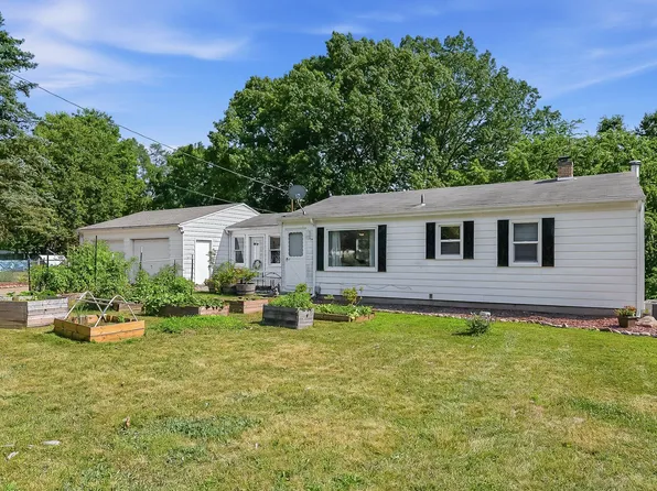 1734 Fayette Ct, Portage, MI 49002