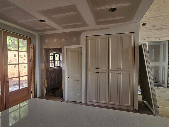 4th image of 22 Hudson Springs Ln