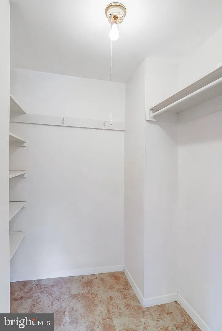 2 bed, 1.0 bath, 1007 sqft, $2,150 — Photo 4