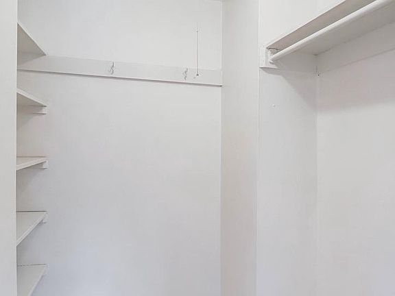 4th image of 5115 Crossfield Ct APT 14