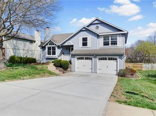 15847 Glenwood St, Overland Park, KS 66223
