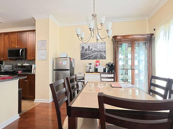 2nd image of 3192 Brockenhurst Dr
