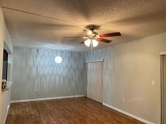 3rd image of 10-130 Jasmine Woods Ct #10-A