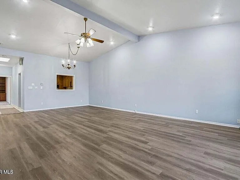 125 Sundance Ct — Photo 6