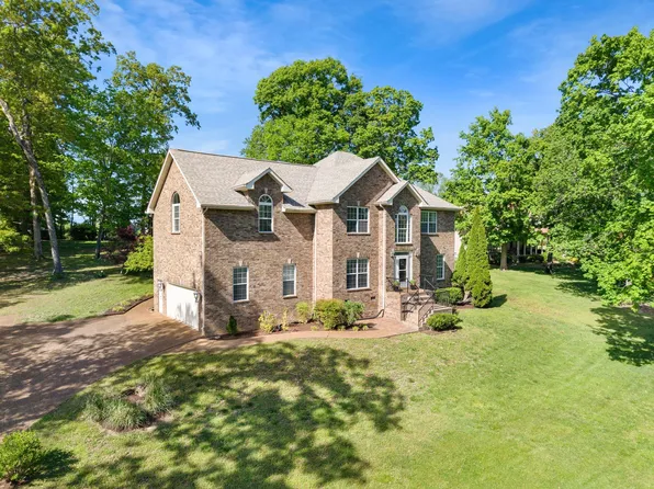 1034 Ridglea Dr, Burns, TN 37029