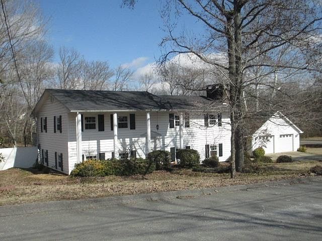 1st image of 3905 Crestwood Dr NW