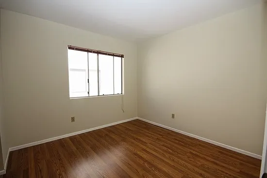 1833 Avenida Segovia — Photo 8