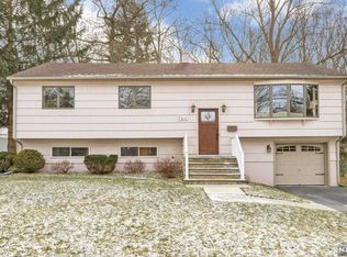 404 Overbrook Rd, Northvale, NJ 07647