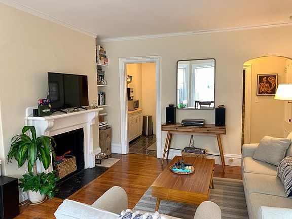 3rd image of 217 Newbury St APT 3