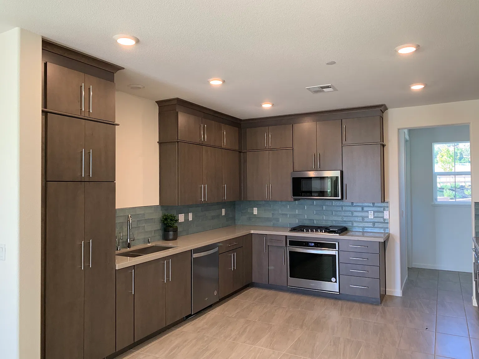 2 bed, 1178 sqft, $2,800 — Photo 3