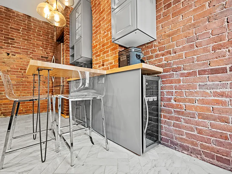 19 Cortes St #3 — Photo 4