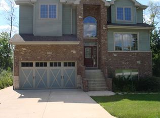 3N024 Lakewood Dr, West Chicago, IL 60185