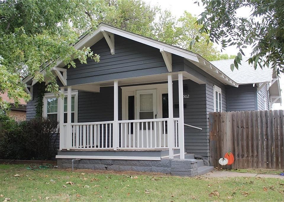 1st image of 1502 W Maple Ave