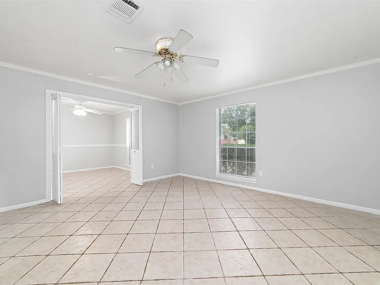 25602 Oakhurst Dr — Photo 5