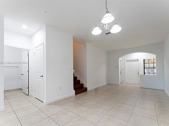5th image of 321 NE 194th Ln