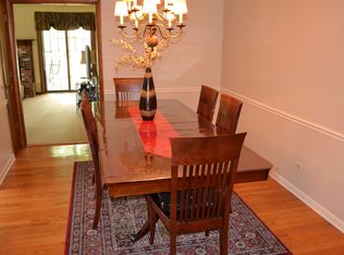 266 Woodstock Ave, Clarendon Hills, IL 60514