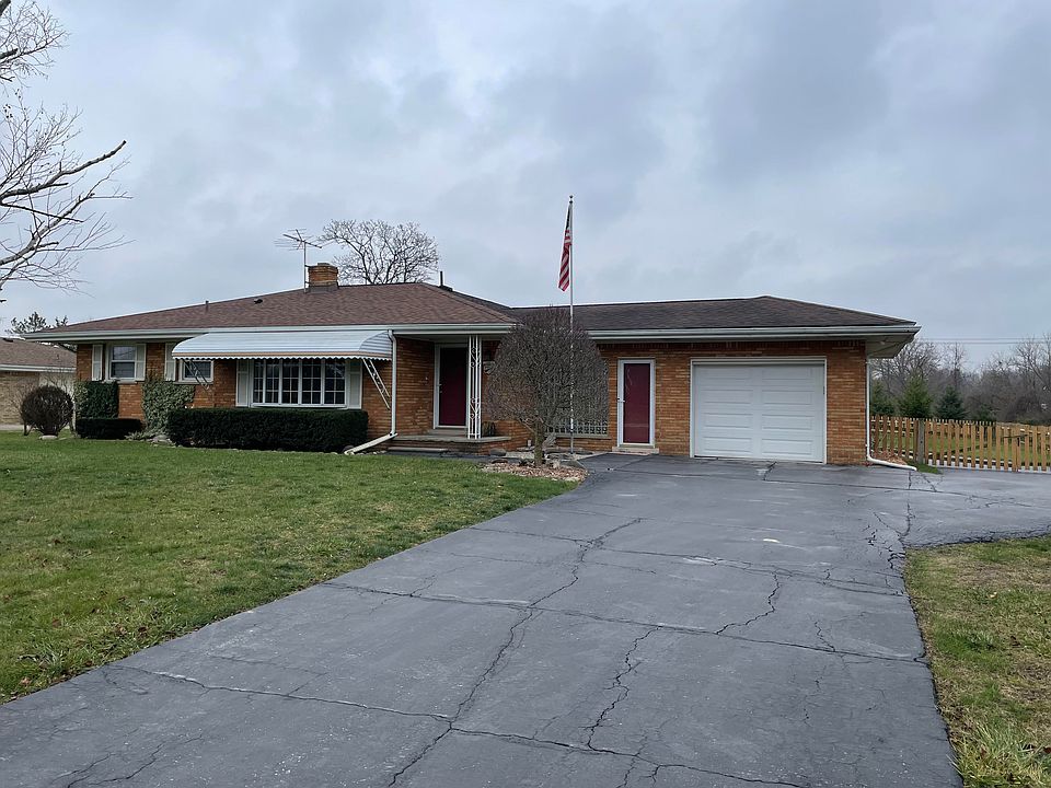 1st image of 31125 W Huron River Dr
