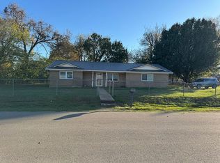 400 E Mockingbird Ln, Valliant, OK 74764