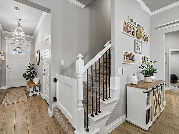 3rd image of 3016 Drake Crest Dr