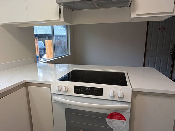 3rd image of 6823 51st Ave NE Unit 101