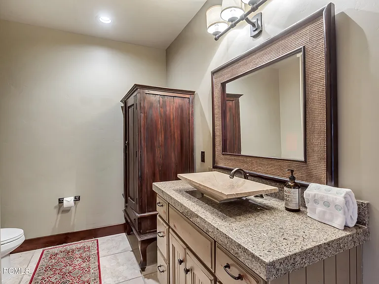 8235 N Sunrise Loop — Photo 31