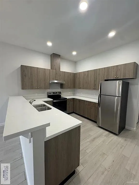 3 bed, 2.0 bath, 1274 sqft, $1,600 — Photo 3