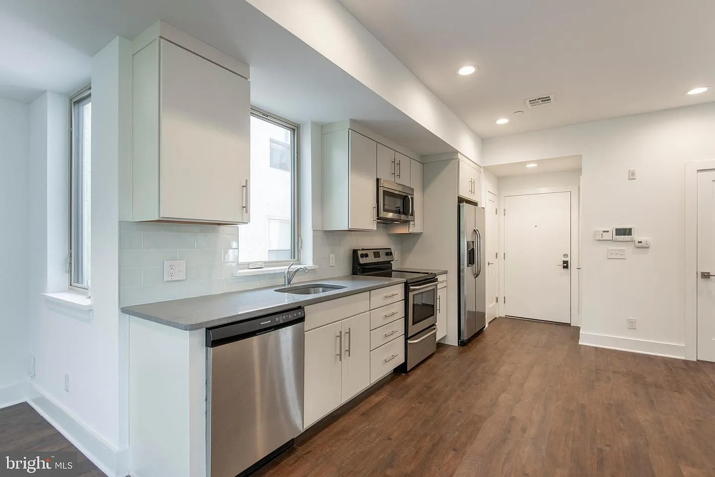 1327 N Franklin St — Photo 1