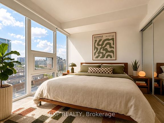 5th image of 19 Western Battery Rd #811