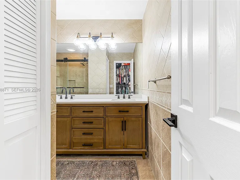 10900 NW 18th Ct — Photo 33