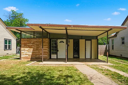 1317 Peach St Photo 1