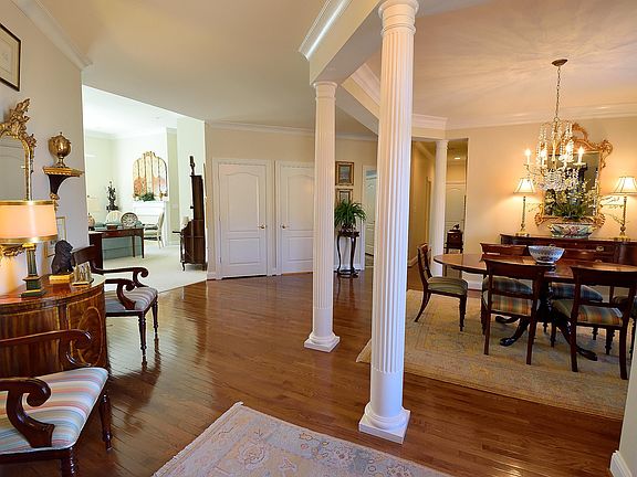 4th image of 14607 Valencia Dr #40