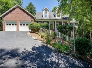 110 Hidden Valley Rd, Johnson City, TN 37601