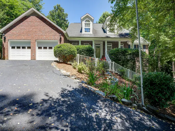 110 Hidden Valley Rd, Johnson City, TN 37601