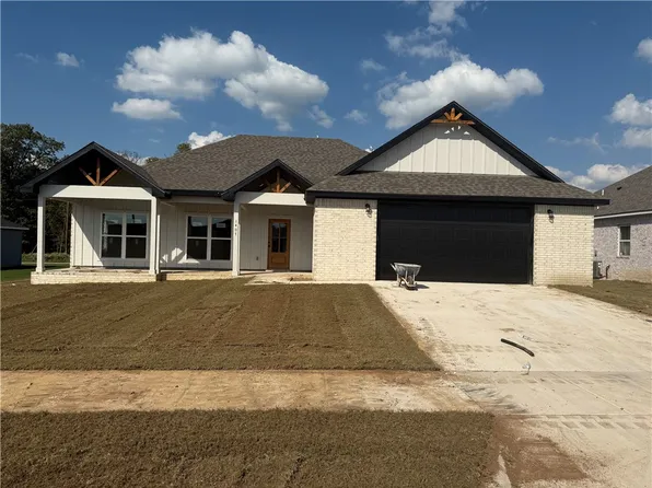 1407 E Latium St, Siloam Springs, AR 72761