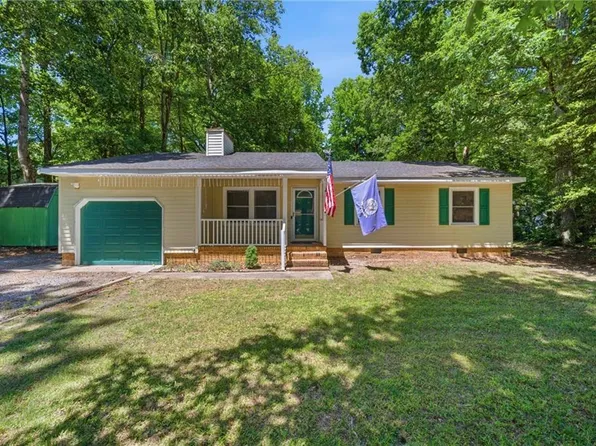 7133 Lord Carrington Dr, Gloucester, VA 23061