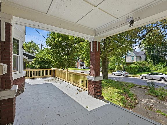 3rd image of 130 Euclid Ave