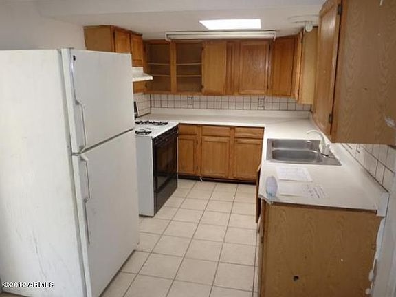 3rd image of 534 W Ocotilla St