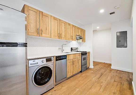4th image of 63 W 104th St Unit 1C