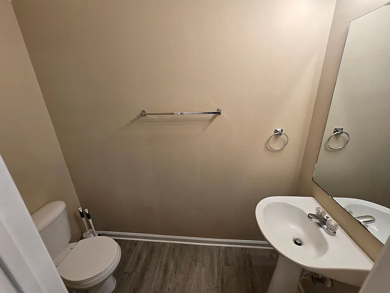5260 Collins Rd #201 — Photo 22
