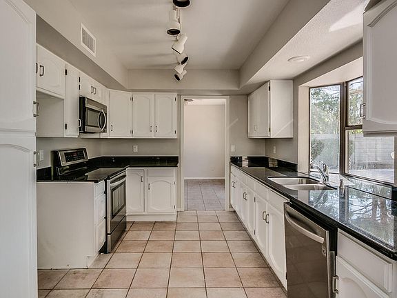 4th image of 5501 E Kings Ave